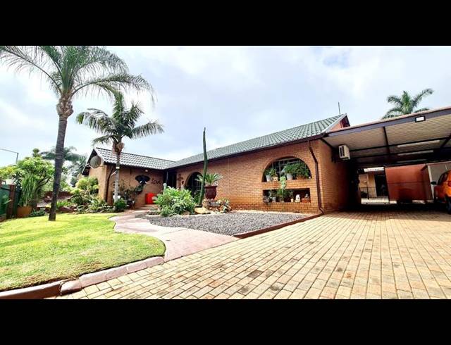 3 BEDROOM HOUSE FOR SALE IN FLORAUNA